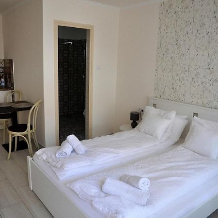 River Apartment Mako Bagian luar foto
