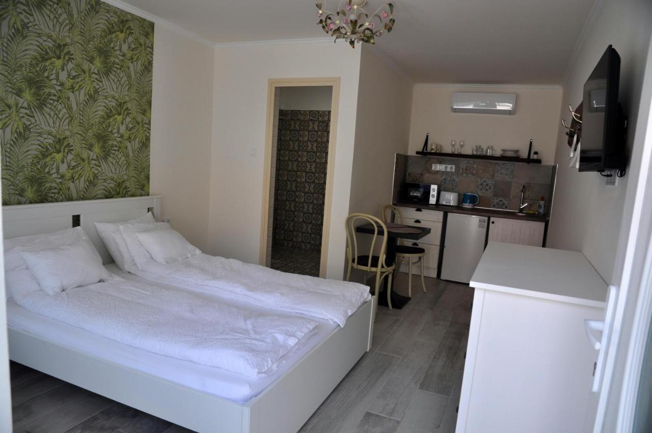 River Apartment Mako Bagian luar foto