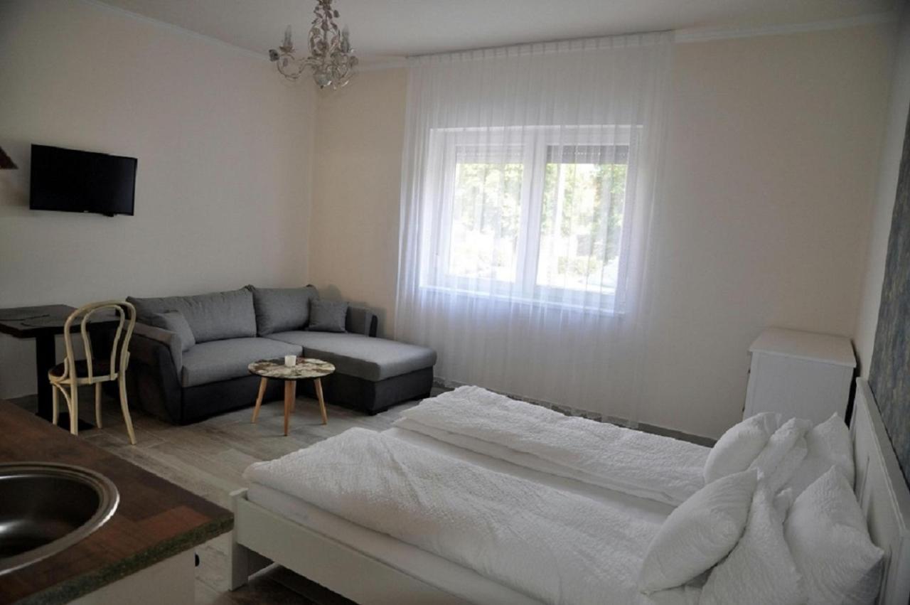 River Apartment Mako Bagian luar foto