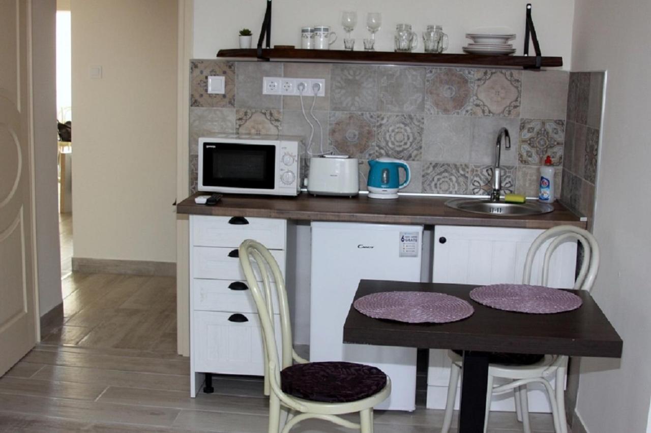 River Apartment Mako Bagian luar foto