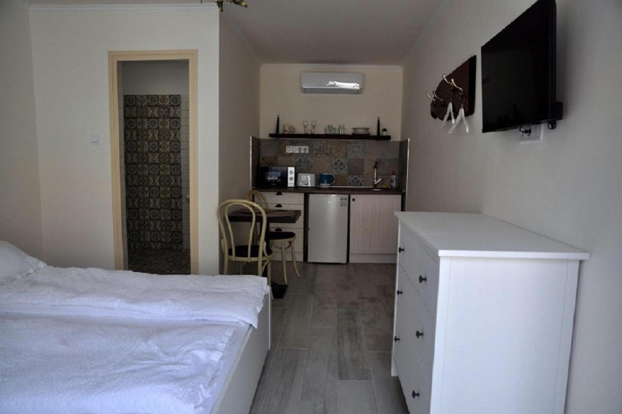 River Apartment Mako Bagian luar foto