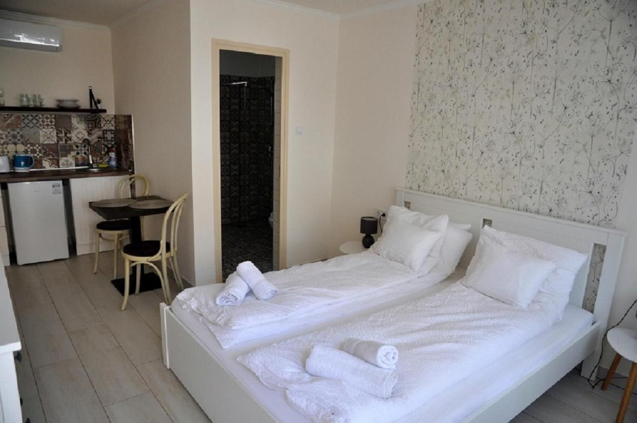 River Apartment Mako Bagian luar foto