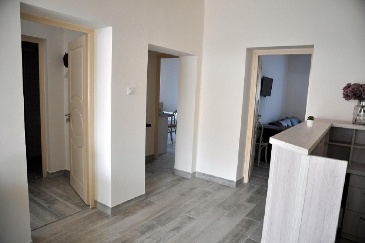 River Apartment Mako Bagian luar foto