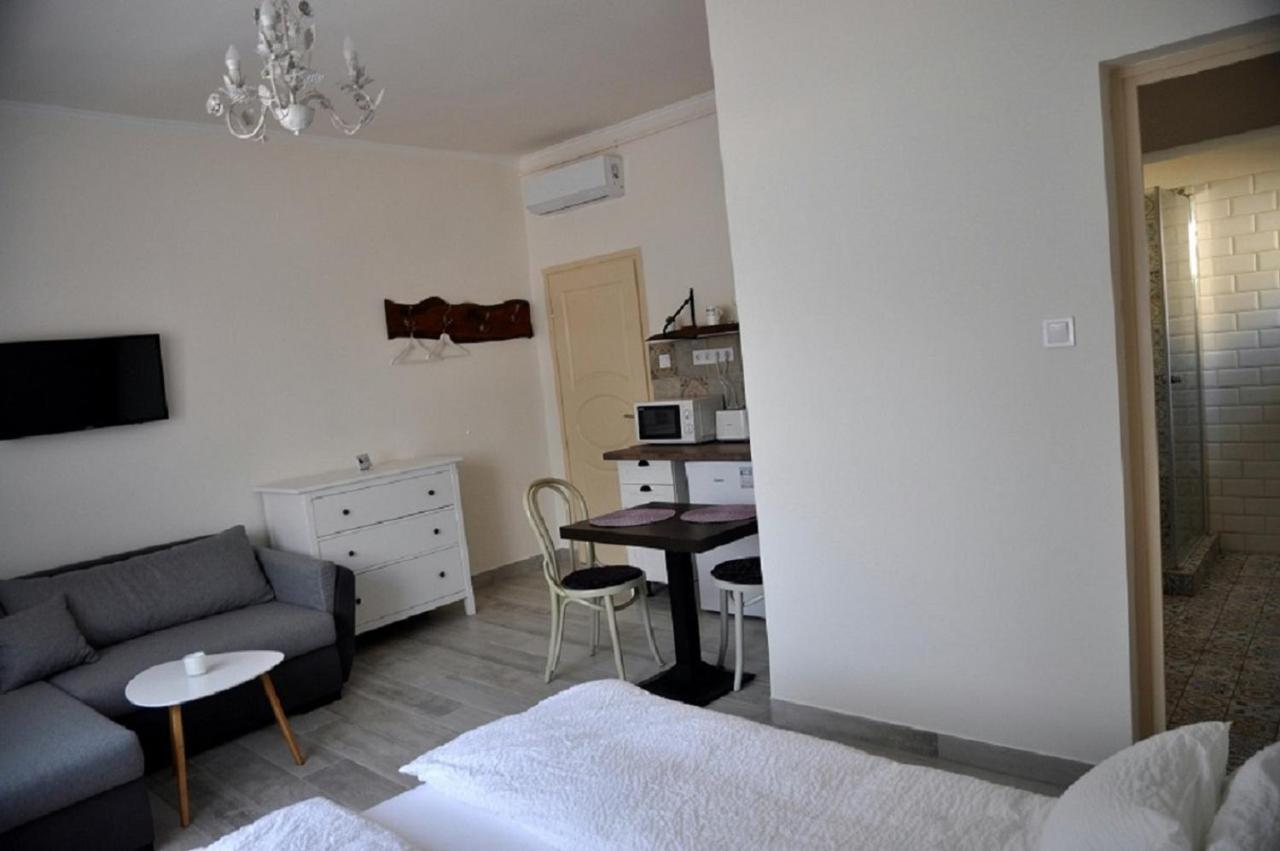 River Apartment Mako Bagian luar foto