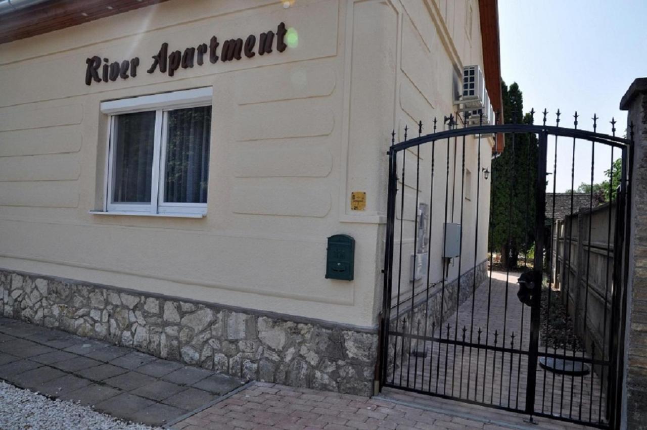River Apartment Mako Bagian luar foto